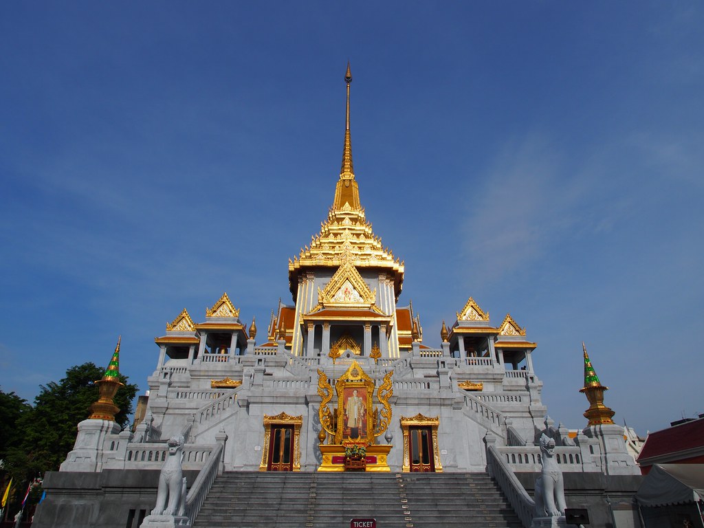 Wat Traimit