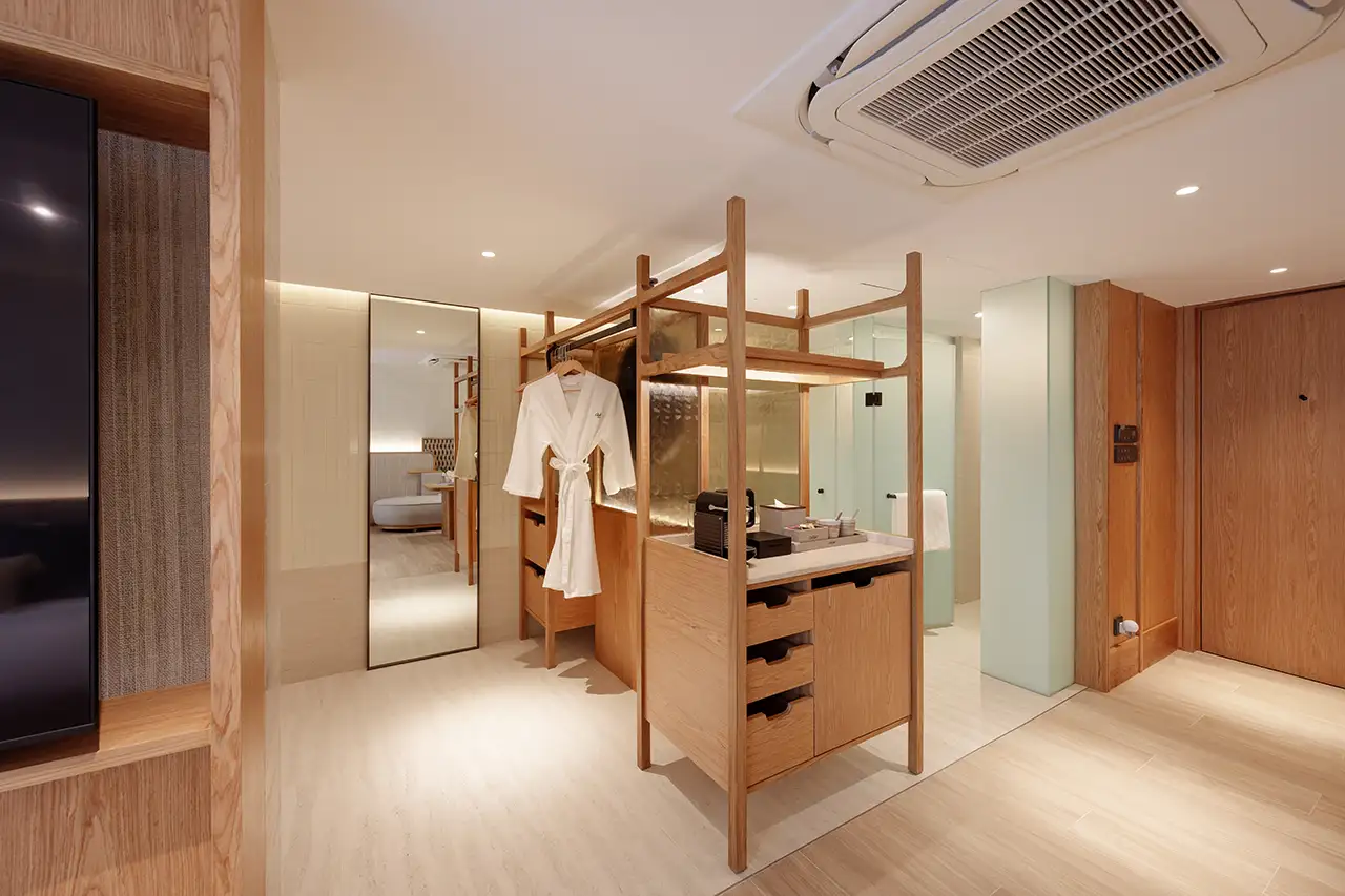 Deluxe Suite with Bathtub and Terrace Room