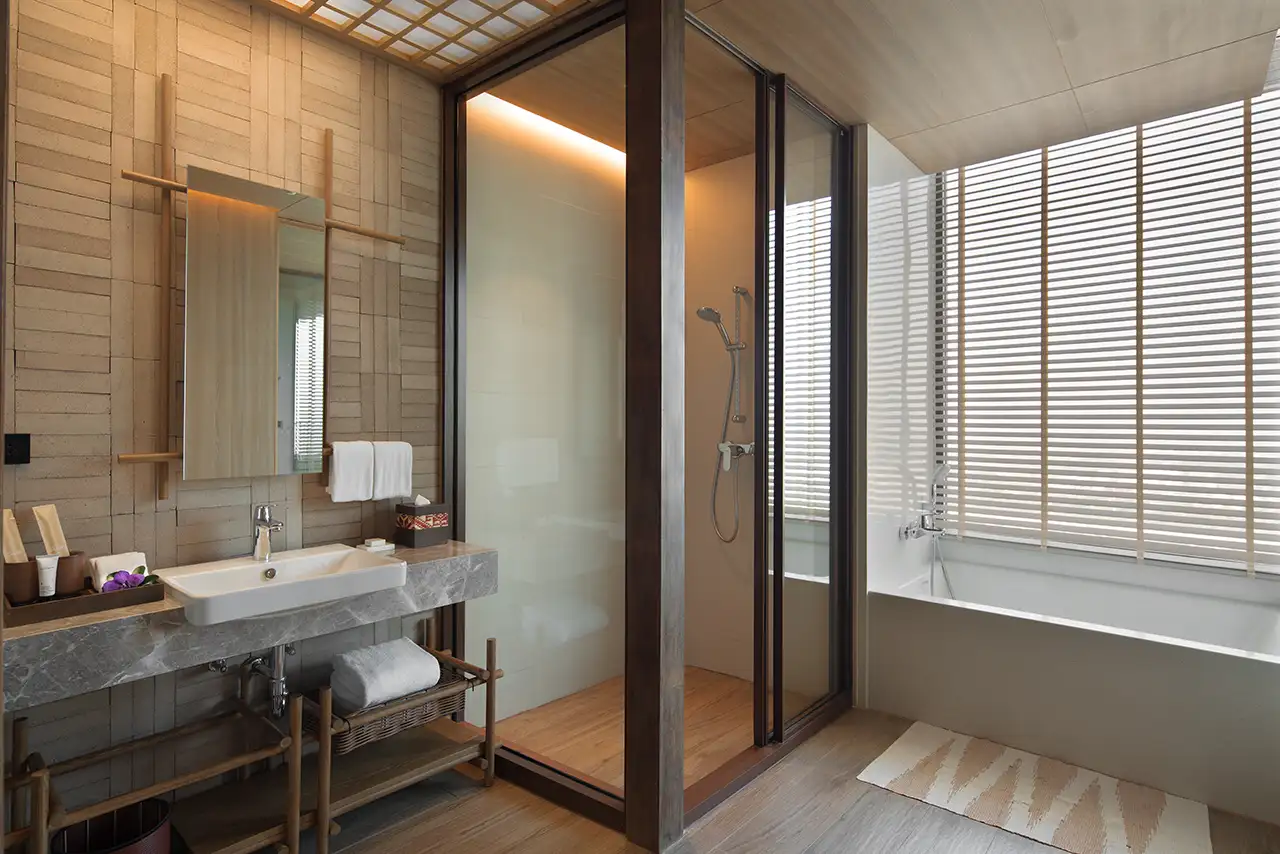 KAEN Corner Suite